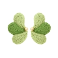 Orecchini in rafia fatti a mano con gradiente verde a farfalla e perline dorate - Verde Sfumato
