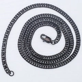 Dettaglio della collana a catena cubana in acciaio inossidabile nero opaco con chiusura - Larghezza 5,5 mm - Lunghezza 55 cm / Nero