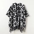 Sciarpa unisex stile cashmere leopardata con frange nei colori nero bianco e grigio - Nero e Grigio