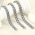 Flache silberne Edelstahl-Panzerarmbänder mit Hummerverschluss auf griechischen Säulen - 12mm Breite * 22cm Länge / Silber