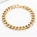 Dettaglio di un bracciale a catena cubana in oro lucido con chiusura a moschettone - 10.5mm Larghezza * 20cm Lunghezza / Placcato Oro 18K (Chiusura a Moschettone)