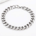 Dettaglio della maglia groumette piatta e chiusura a moschettone su bracciale in acciaio - 10.5mm Larghezza * 20cm Lunghezza / Acciaio Lucido (Chiusura a Moschettone)