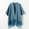Poncho bleu et gris à motifs zigzag avec franges et design ouvert pour l'hiver - Bleu