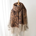 Geometric cashmere-feel shawl with brown and beige waves and fringe details - 220*42cm / Coffee