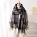 Détails de l'écharpe à carreaux gris et rouge en faux cachemire avec de longues franges - 200x62cm (Y compris les franges) / Gris Foncé (WT214-4)
