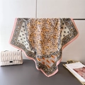 Detail view of cotton-linen square scarf with paisley floral print and elegant pink border - 68*68cm / Pink