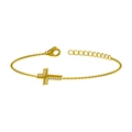 Vue détaillée d'un bracelet doré avec pendentif croix serti de zircons cubiques brillants - Style Croix Asymétrique à Texture Torsadée (B0064)