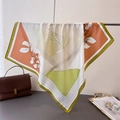 Foulard quadrato in seta stile francese con stampa floreale astratta e design arancione - Bordo Verde (FG31-1)