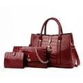 Set borse a tre pezzi rosso scuro con stampa coccodrillo lucida e finiture dorate - Rosso