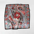 Pañuelo cuadrado de satén con estampado de cachemira rojo y azul y diseño floral retro - Negro