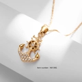 Pendentif ancre dorée avec gouvernail nautique serti de pierres de zircone scintillantes - Style d'Ancre Doré (N0138G)