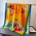 Élégante écharpe en soie avec imprimé floral orange chaud et bordure verte vintage - Imprimé Pivoine Jaune (XR2-2)