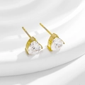 Elegante vergoldete Herz-Ohrstecker mit klaren Zirkonia-Steinen für Frauen - Ohrstecker (E0003GW) / Weiß