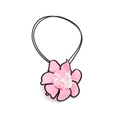 Handgefertigte rosa Stoffblumen-Halskette mit Lagen-Blütenblättern und schwarzer Kordel - Rosa