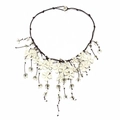 Collana a fiori bohémien multistrato con petali bianchi e corda intrecciata - Bianco