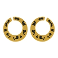 Pendientes de aro en forma de C amarillo mostaza con diseño artístico de tinta - Estampado de Leopardo Amarillo (Color Principal)