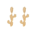 Orecchini pendenti a cactus dorati con strass brillanti su sfondo bianco pulito - Zircone Bianco