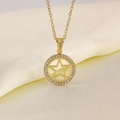 Collier en acier titane doré avec pendentif étoile évidée et halo de cristaux brillants - Or Étoile à Cinq Branches