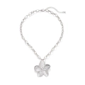 Collar con colgante de flor de cinco pétalos plateado con cadena de eslabones y cierre - Plateado