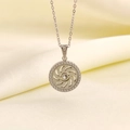 Collana con ciondolo a vortice d'argento, pietra centrale e pavé di cristalli lucidi - Spirale In Zirconia Argentata