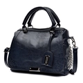 Donkerblauwe vintage lederen handtas met klinknagels en riem voor dames - Blauw