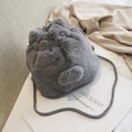 Elegante borsa a secchiello in peluche grigio con morbida pelliccia e tracolla - Grigio chiaro