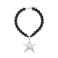 Handgefertigte schwarze Perlenkette mit silbernem Seestern-Anhänger auf weißem Hintergrund - Schwarze Perle Silberner Seestern Anhänger (A)