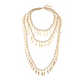 Gelaagde gouden kralenketting met getextureerde bladhangers en verstelbare sluiting - Goud