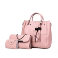 Roze driedelige handtassenset met grote shopper, schoudertas en kwastjes-hanger - Roze