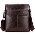 Bandolera vertical café oscuro para hombre en cuero con textura de lichi y logo - Marrón Oscuro