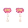 Elegante lange druppeloorbellen met roze emaille en natuurlijke witte parels - Rode Lip Parel Stijl (A)