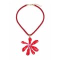Boho-Halskette mit großer roter Blume, strukturiertem Kordelband und goldenem Verschluss - Rote große Blumenhalskette