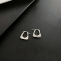 Orecchini a cerchio geometrici in acciaio al titanio argento lucido con design a U - Stile geometrico irregolare (1-7#22) / Argento