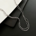Collana a tre strati in maglia serpente argentata con perline lucide dal design moderno - Argento