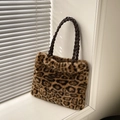 Chic faux fur leopard print tote bag with brown woven handles for autumn winter - Brown No Pendant