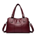 Sac seau élégant en cuir bordeaux avec grain litchi et logo kangourou argenté - Bordeaux