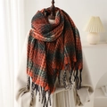 Écharpe classique à carreaux orange et vert foncé avec franges sur un manteau - 210x60cm (Franges comprises) / Orange (WT149-5)