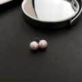 Elegantes pendientes de perlas naturales rosa-púrpura con tuercas de plata s925 - Grande (0.6cm) / Púrpura