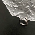 Minimalistische zilveren stalen wikkelring met geborstelde I AM STRONG gravure - Brede Stijl (JZ-100) / Zilver