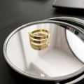 Gouden spiraalvormige ring met meerdere lagen en gegraveerde tekstafwerking - Dunne Stijl (JZ-101) / Goud