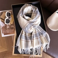 Sciarpa a quadri in finto cashmere con nappe color crema e grigio stile invernale - 200x65cm / Quadri Grigio Beige