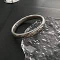 Bracciale elastico Tubogas in argento lucido in acciaio inossidabile a coste rigate - Argento Stile B (02-I16) / Larghezza 1.25cm/Diametro Interno 4.58cm
