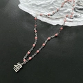 Collier en acier titane argenté avec perles roses et pendentif de caractère Fu - Rouge (03-K23)