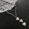 Silberne Perlenkette mit drei Herzanhängern im Liquid-Metal-Stil für modische Damen - Halskette Mit Dreifachem Herzanhänger (24#XK)