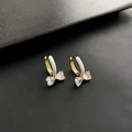 Orecchini a fiocco dorati con smalto bianco e brillanti zirconi a forma di cuore - Fiocco Oro Bianco (621#XK)