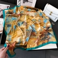 Elegante foulard in seta con paesaggio artistico e bordo verde su sfondo grigio - Paesaggio a inchiostro cinese (FJ877-1) / 70x70cm / Verde Lago Oro Paesaggio