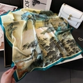 Foulard di seta 70cm con pittura di paesaggio a inchiostro cinese e bordi verdi - Paesaggio tradizionale blu-verde (FJ877-2) / 70x70cm / Giallo Chiaro Teal Paesaggio