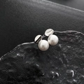 Orecchini di perle in argento 925 minimalisti con finitura in metallo lucido - Argento (Perno in Argento S925)