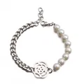 Bracciale in acciaio inossidabile argento con perle e ciondolo a forma di fiore di camelia - Ciondolo Argento / Perla Bianca