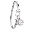 Dettaglio del bracciale a cavo argento con chiusura a ferro di cavallo e albero della vita - Argento